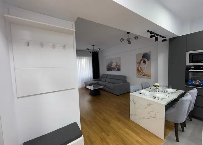 East Gate Luxury 2 *